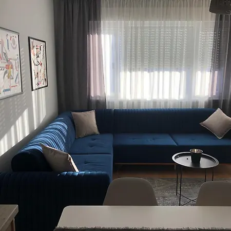 Apartment Pandora's *